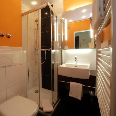 Unterfeldhaus Szálloda