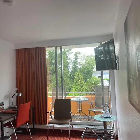 Unterfeldhaus 3*