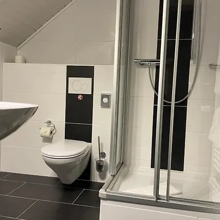 Unterfeldhaus 3*