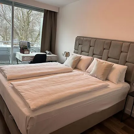 Unterfeldhaus Szálloda