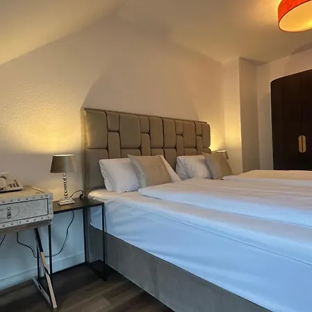 Unterfeldhaus Szálloda