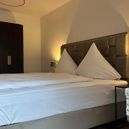 Unterfeldhaus Szálloda 3*