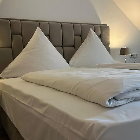 Unterfeldhaus Szálloda 3*