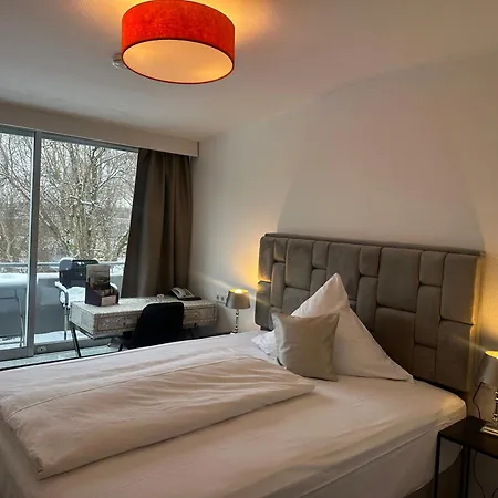 Unterfeldhaus 3*